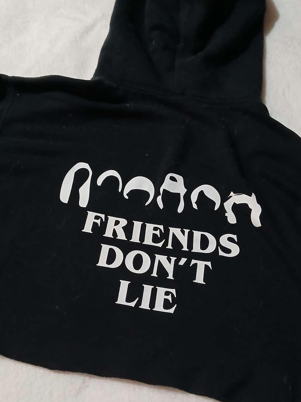 🚫wild fable x Stranger Things "Friends Don't Lie" Black & Red Cropped Hoodie, M - Picture 4 of 5
